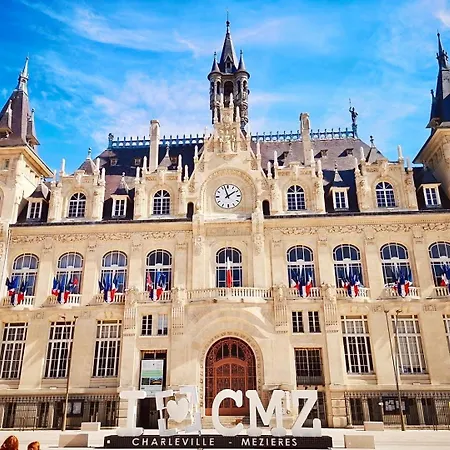 La 7 Urbain 아파트 Charleville-Mézières